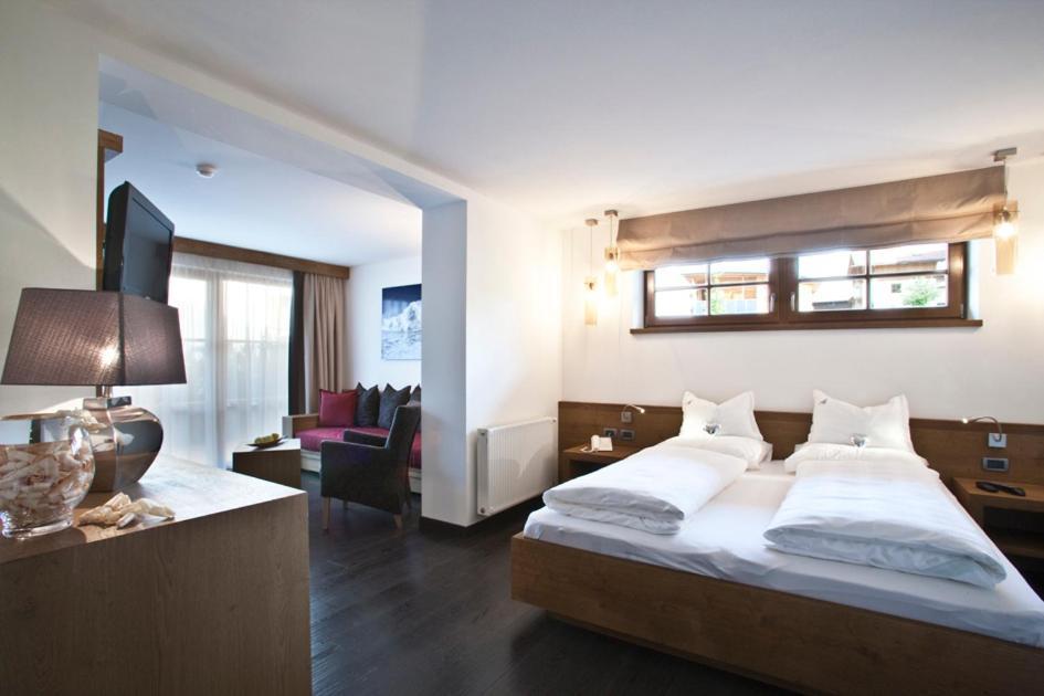 Hotel La Fradora - Dolomites Hotel St. Kassian Zimmer foto