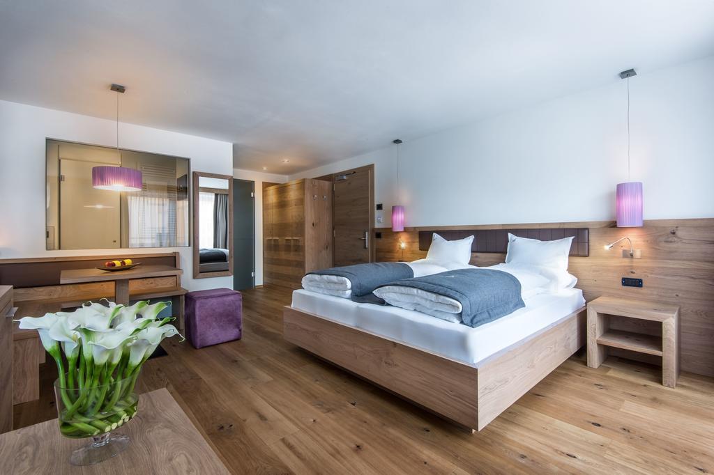 Hotel La Fradora - Dolomites Hotel St. Kassian Zimmer foto